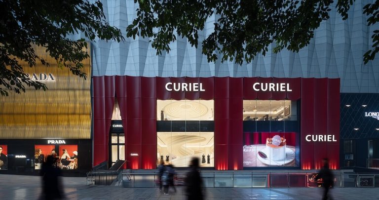 CHONGQING FLAGSHIP: WHEN ARCHITECTURE TELLS A STORY THROUGH THE LANGUAGE OF SILK